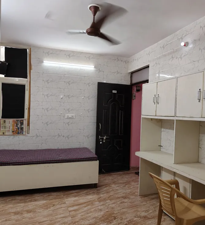 drives-pg-room